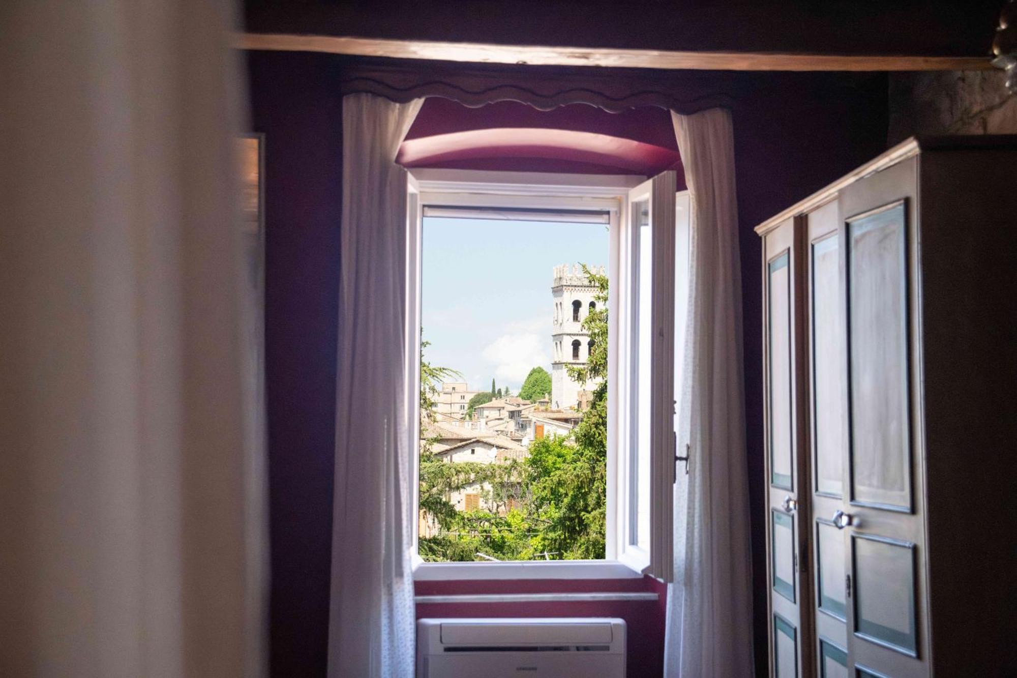 La Viola Di Assisi Hotel Luaran gambar